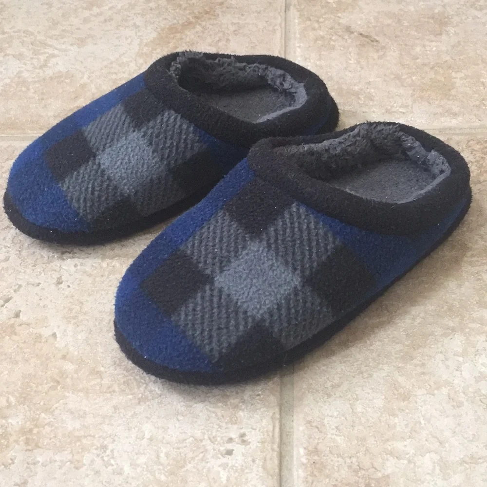 Cuddl Duds Boys Buffalo Check Fleece Slippers